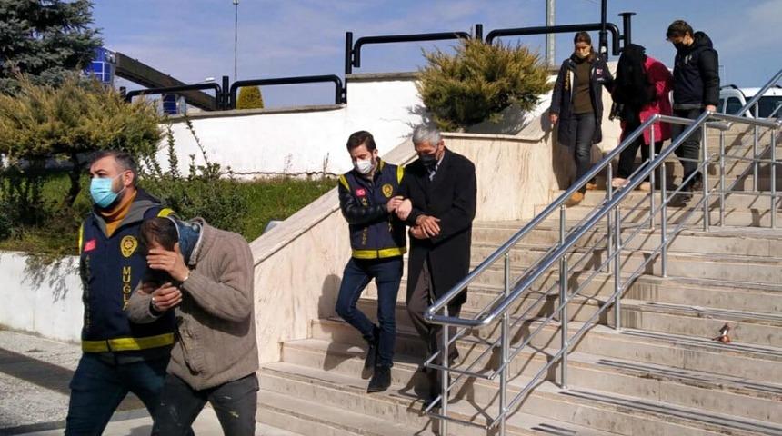 Muğla'da mide bulandıran olay: Yardıma muhtaç kadınlara zorla fuhuş yaptırmışlar! 'Kızlarımız temizlik yapmak için hazır'