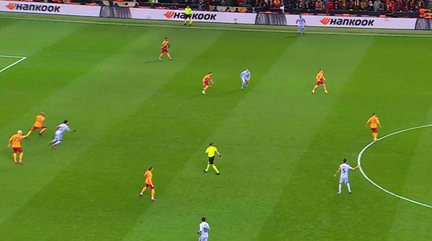 Son dakika: Galatasaray-Barcelona maçında 110 desibel!