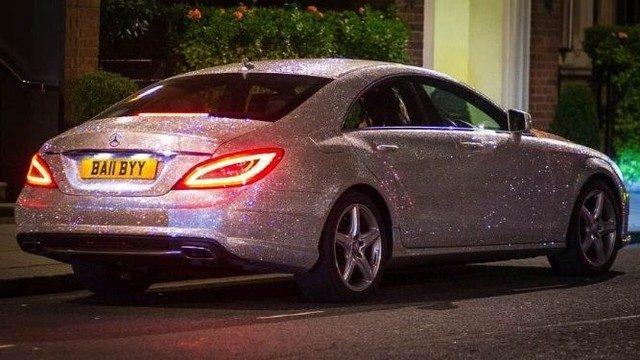 Rus genç kız, otomobilini swarovski taşıyla kaplattı