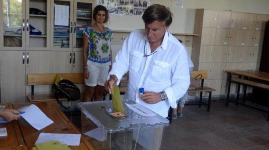 Tansu &Ccedil;iller oy kullanmaya gelmedi