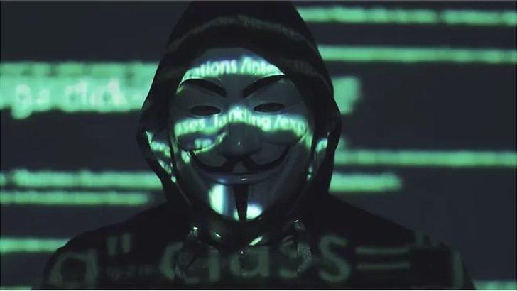 Anonymous hacker grubu: 'Ukrayna'da barış için bir şey yapılmazsa Kremlin'e yönelik saldırıları artıracağız'