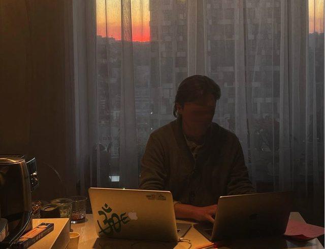 Roman adlı hacker Kiev'deki apartman dairesinde faaliyetlerini sürdürüyor