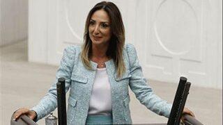 Aylin Nazlıaka: 'Şeytan diyor ki çıkart şu ayakkabıyı...'