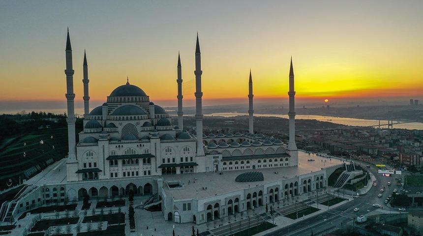 CUMA NAMAZI SAATİ 27 MAYIS 2022! Bugün Cuma namazı saat kaçta kılınacak? Diyanet 27 Mayıs 2022 Cuma İstanbul, Ankara, İzmir il il Cuma namazı saatleri!