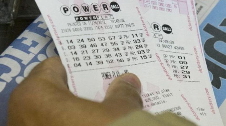 1 milyon doları 'yırtıp' &ccedil;&ouml;pe attılar