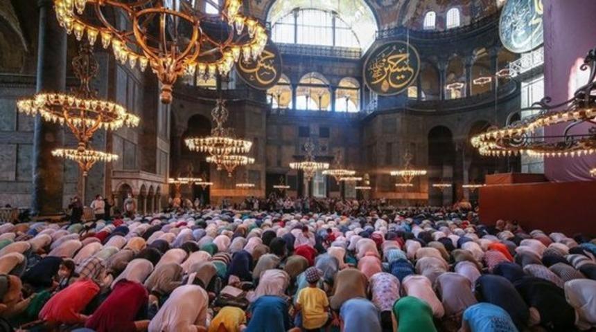 Yatsı namazı nasıl kılınır? Yatsı namazı kaç rekattır? 18 Mart 2022 Cuma yatsı ezanı kaçta okunuyor?