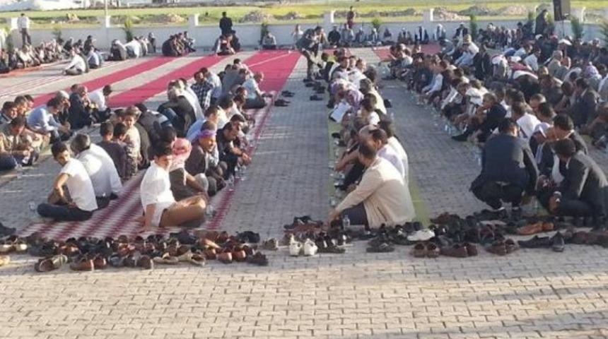 Tek d&uuml;ğ&uuml;nde 4 evlilik, 5 s&uuml;nnet