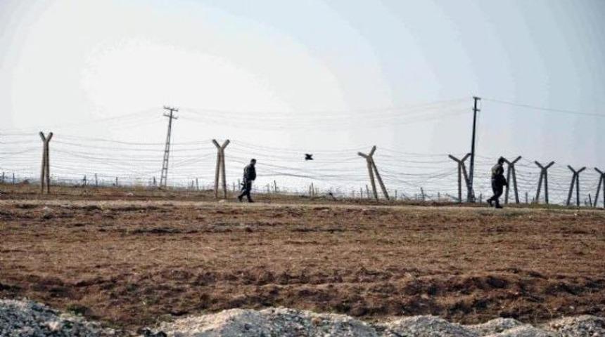 Suriye sınırda olaylı gece: 3 ölü