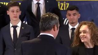 Ali Koç imza töreninde genç kadına Kimsin sen? diye sordu! Herkes kahkahaya boğuldu...