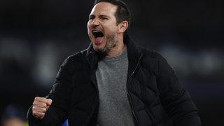 İngiltere'nin Yılmaz Vural'ı! Gol sevincinde kolunu kırdı!