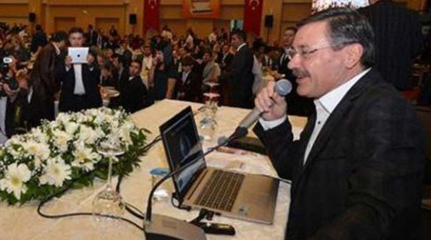 G&ouml;k&ccedil;ek takip&ccedil;ileriyle yemekte buluştu