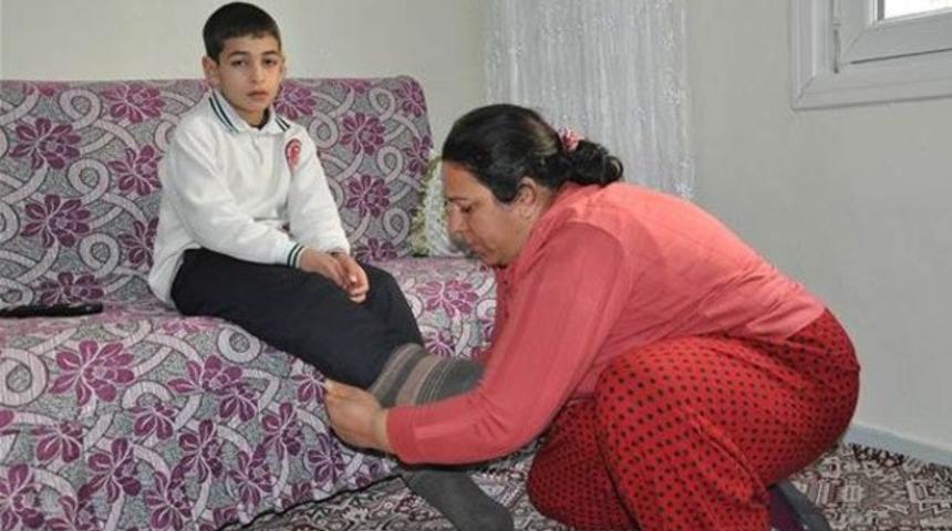 Kendi büyüdükçe ayakları da büyüyor