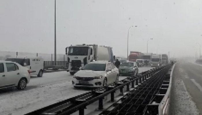 Son dakika haberi: Kar yağışı sonrası kaza haberleri peş peşe geliyor! İşte TEM Otoyolu Edirne istikametinde son durum...