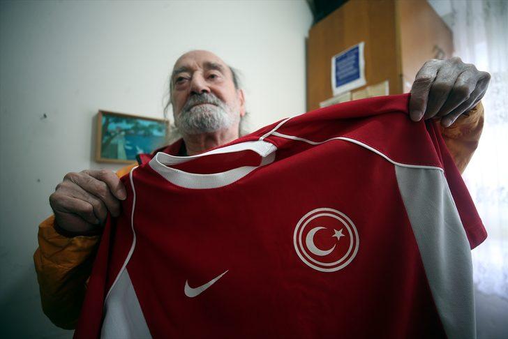 Eski milli kaleci "Tostos Turan" huzuru Kızılay'da buldu G1