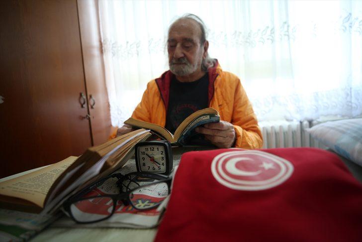 Eski milli kaleci "Tostos Turan" huzuru Kızılay'da buldu G4