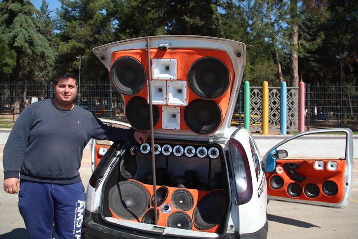 Antalyalı genç 50 bin TL'lik aracına 140 bin TL'lik ses sistemi kurdurdu! Geceleri nöbet tutuyor G1