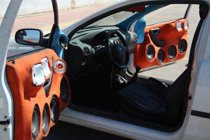 Antalyalı genç 50 bin TL'lik aracına 140 bin TL'lik ses sistemi kurdurdu! Geceleri nöbet tutuyor G5