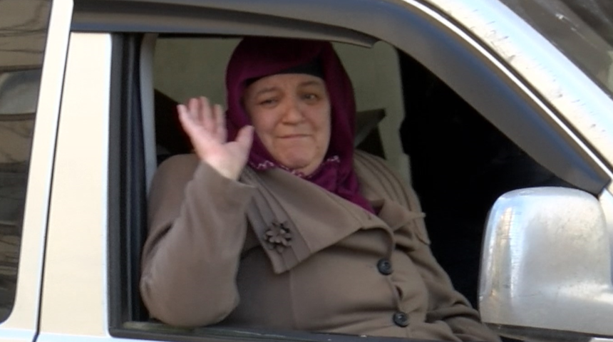 Dinmeyen evlat acısı evini sattırdı! 'Oğlumu burada kucağıma aldım, burada kabre yolladım'