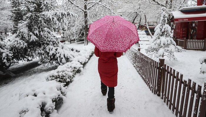 Pazartesi günü okullar tatil mi? İstanbul'da 21 Mart Pazartesi günü okullar tatil edildi mi? İstanbul Valiliği Kar tatili açıklaması yaptı mı?