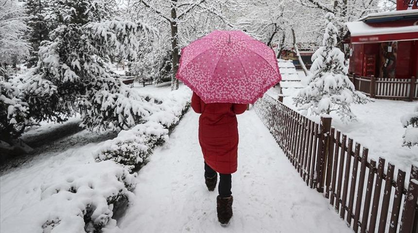 Pazartesi günü okullar tatil mi? İstanbul'da 21 Mart Pazartesi günü okul var mı? İstanbul Valisi Ali Yerlikaya kar tatili açıklaması yaptı mı?