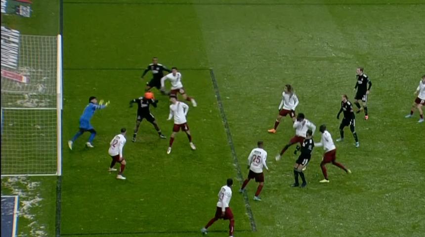 Son dakika: Futbol sahalarında ender görülen an! Batshuayi bunu da yaptı...