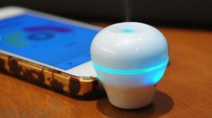 Koku yayan akıllı telefon aparatı