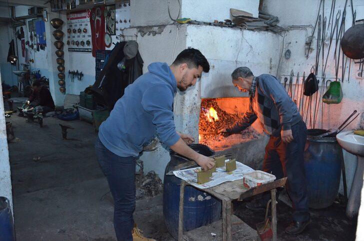 Manisa'daki Çancı ailesi "Saya'nın Sesi" için atölyede G3