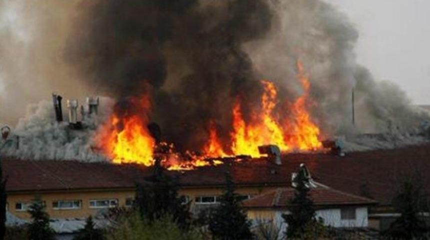 &Ouml;ğrenci yurdunda yangın