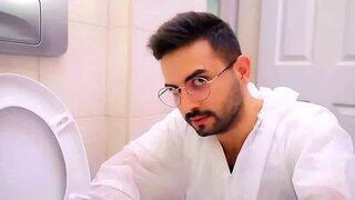 Kadir Ezildi kimdir, aslen nereli? Doğum gününü deterjanla kutladı, olay oldu! Fenomen Kadir Ezildi kaç yaşında, sevgilisi kimdir?