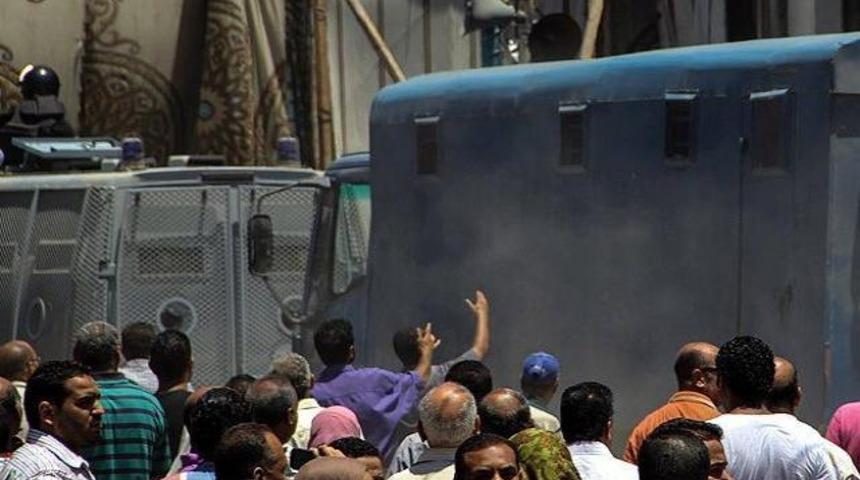 Mısır'da kanlı cezaevi isyanı: 38 ölü