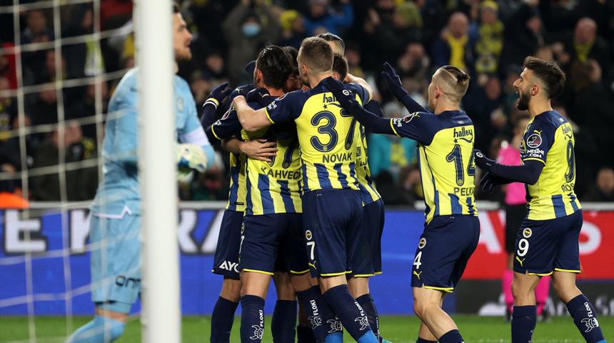Fenerbahçe'ye hayat veren 3 puan! Konyaspor ağır yaralı...