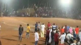 Hindistan’da tribün çöktü, 200 kişi yaralı! O anlar kamerada...