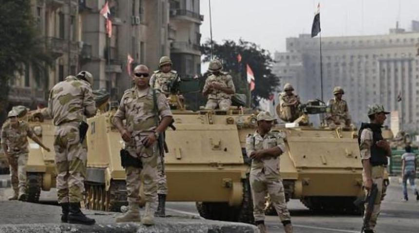 Mısır'da polis aracına saldırı: 25 ölü