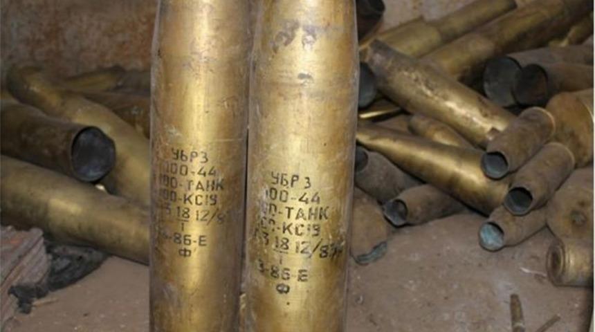 Kocaeli'nde tank ve top mermisi kovanı ele ge&ccedil;irildi