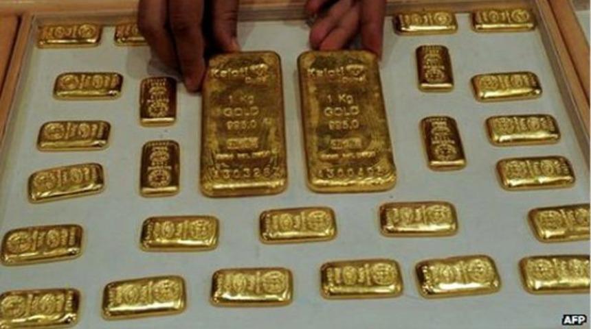 Uçak tuvaletinden kilolarca altın çıktı