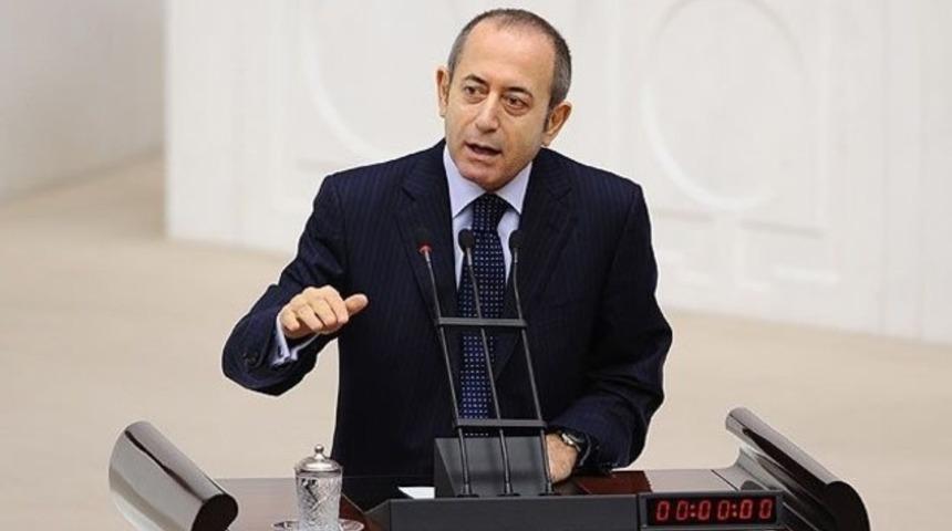 Hamzaçebi'den Davutoğlu'na: Efendisinin verdiği görevi yerine getiriyor