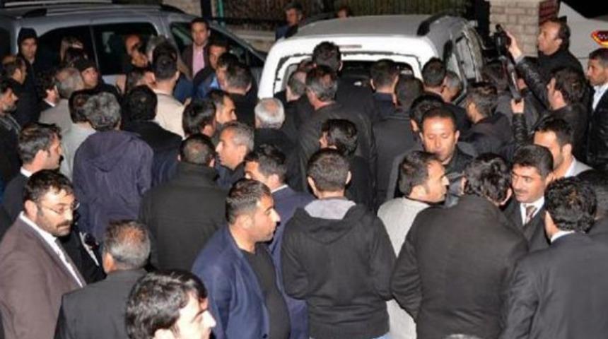 AKP'lilere taşlı sopalı saldırı