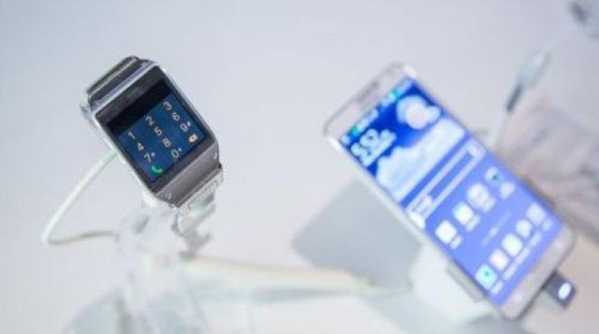 Samsung 800.000 akıllı saat sattığını a&ccedil;ıkladı