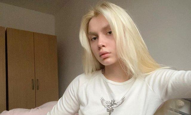 Aleyna Tilki sınırları zorladı, yatakta sütyenli pozunu paylaştı! 'Vücuda gel'