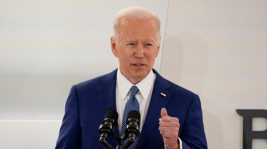 Biden’ın kopya kağıdı yakalandı! Sosyal medya çalkalandı
