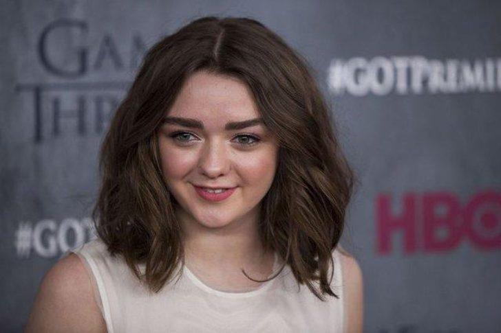 Maisie Williams'a çıplak fotoğraf şoku! G4