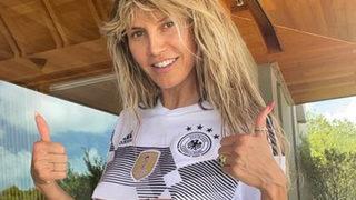 Heidi Klum Vegas'ta! Sütyeni ve külotlu çorap kombini şaşırttı