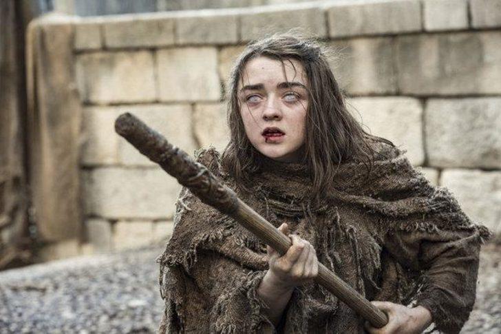 Maisie Williams'a çıplak fotoğraf şoku! G5