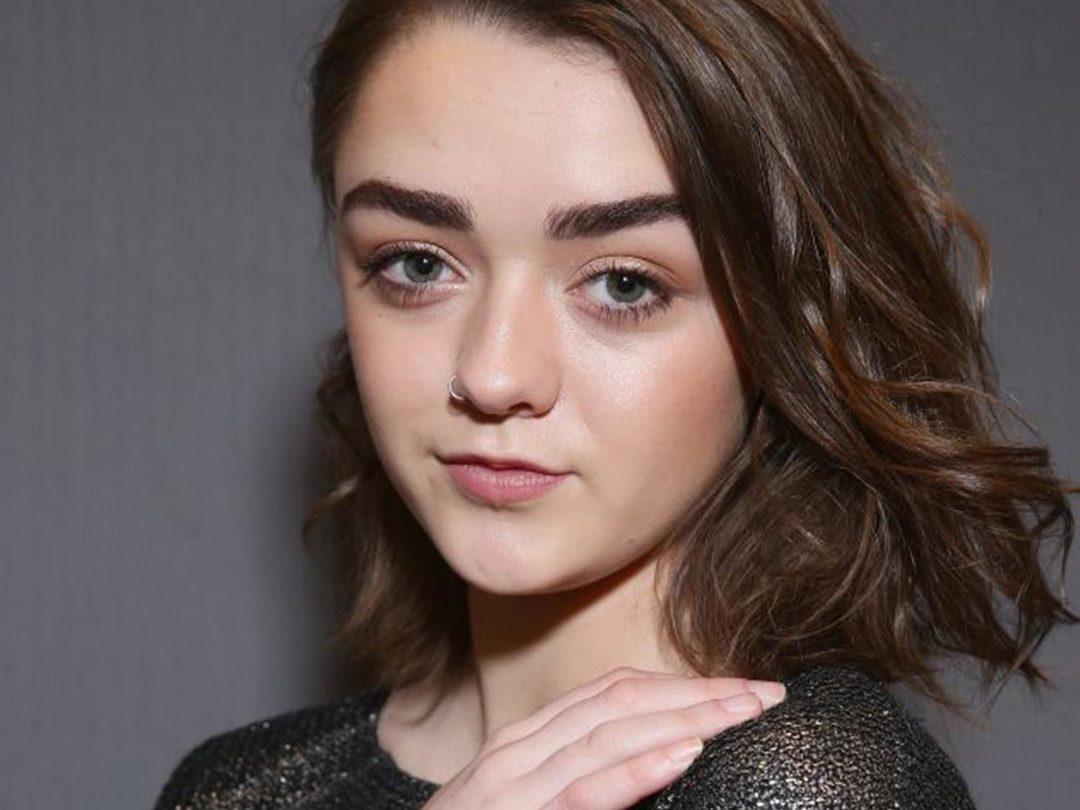 Maisie Williams'a çıplak fotoğraf şoku! 