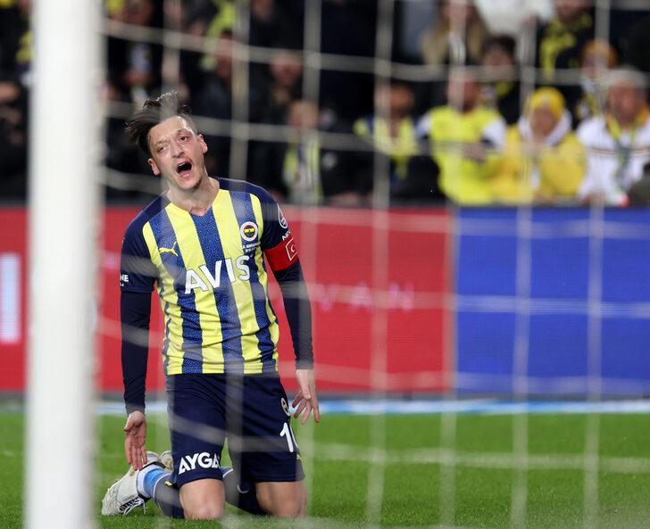 Son dakika: Fenerbahçe'de Mesut Özil için karar verildi! Büyük tepki...