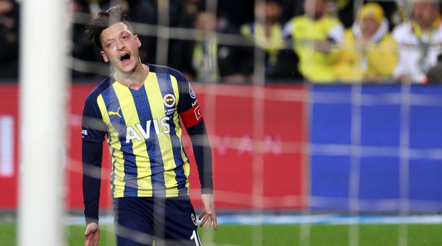 Son dakika: Fenerbahçe'de Mesut Özil için karar verildi! Büyük tepki...
