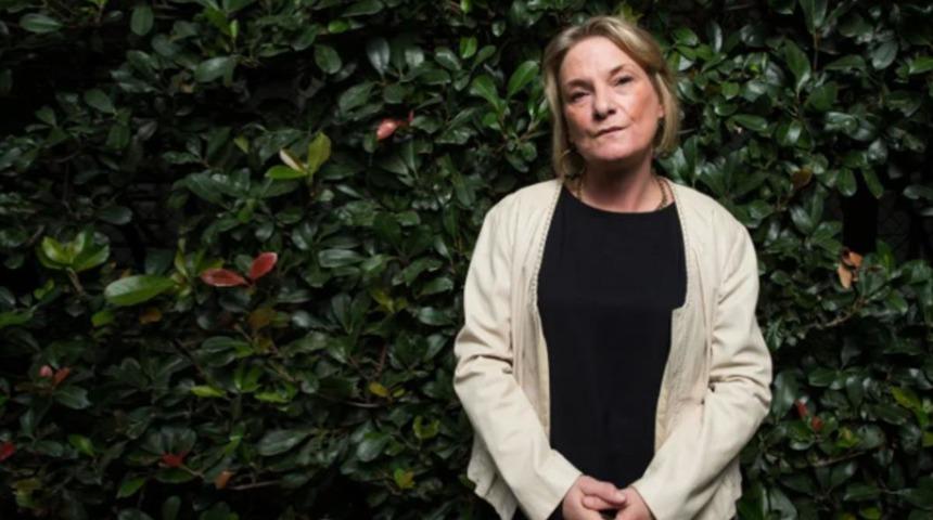 Ölen annesinin küllerinden dövme yaptırdı! Görenler şaşkınlığını gizleyemedi