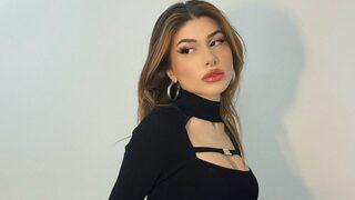 Fenomen Şeyda Erdoğan'ın seksi pozları ortalığı karıştırdı! Abla fermuarın açılmış