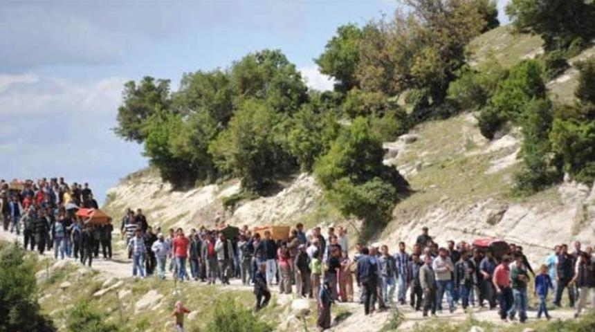 11 arkadaşı &ouml;ld&uuml; o son anda...