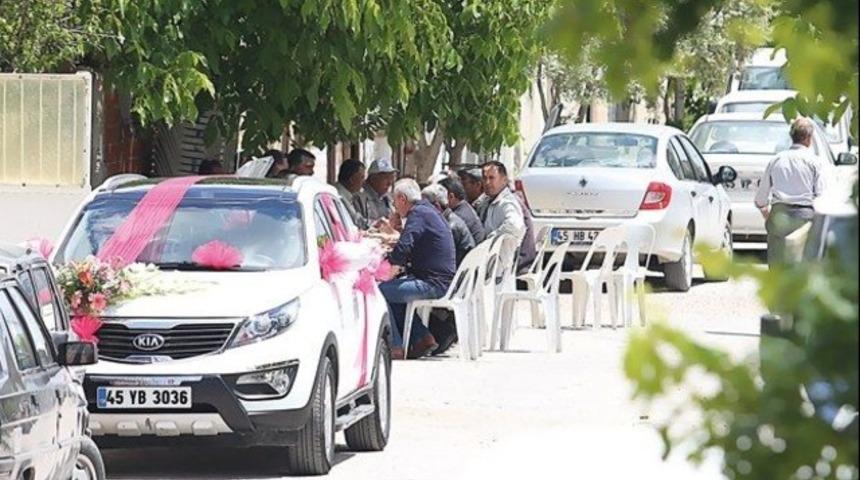 Ağlaya ağlaya d&uuml;ğ&uuml;n